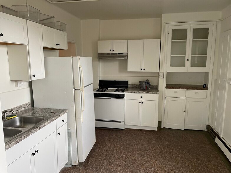 Building Photo - 608 S 24th St