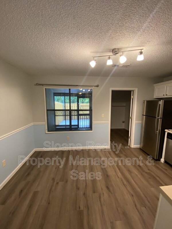 Building Photo - 6239 Lucille Dr