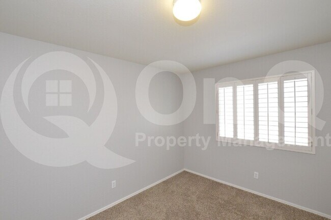 Building Photo - 2035 E Heartwood Ln
