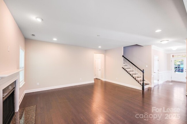 Building Photo - 13122 Oakhaven Glen Ln