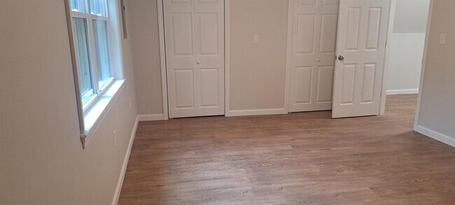 Building Photo - 338 Haverhill Rd