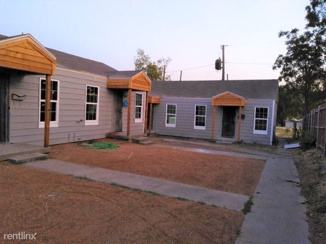 Building Photo - 3010 Mt Vernon Ave