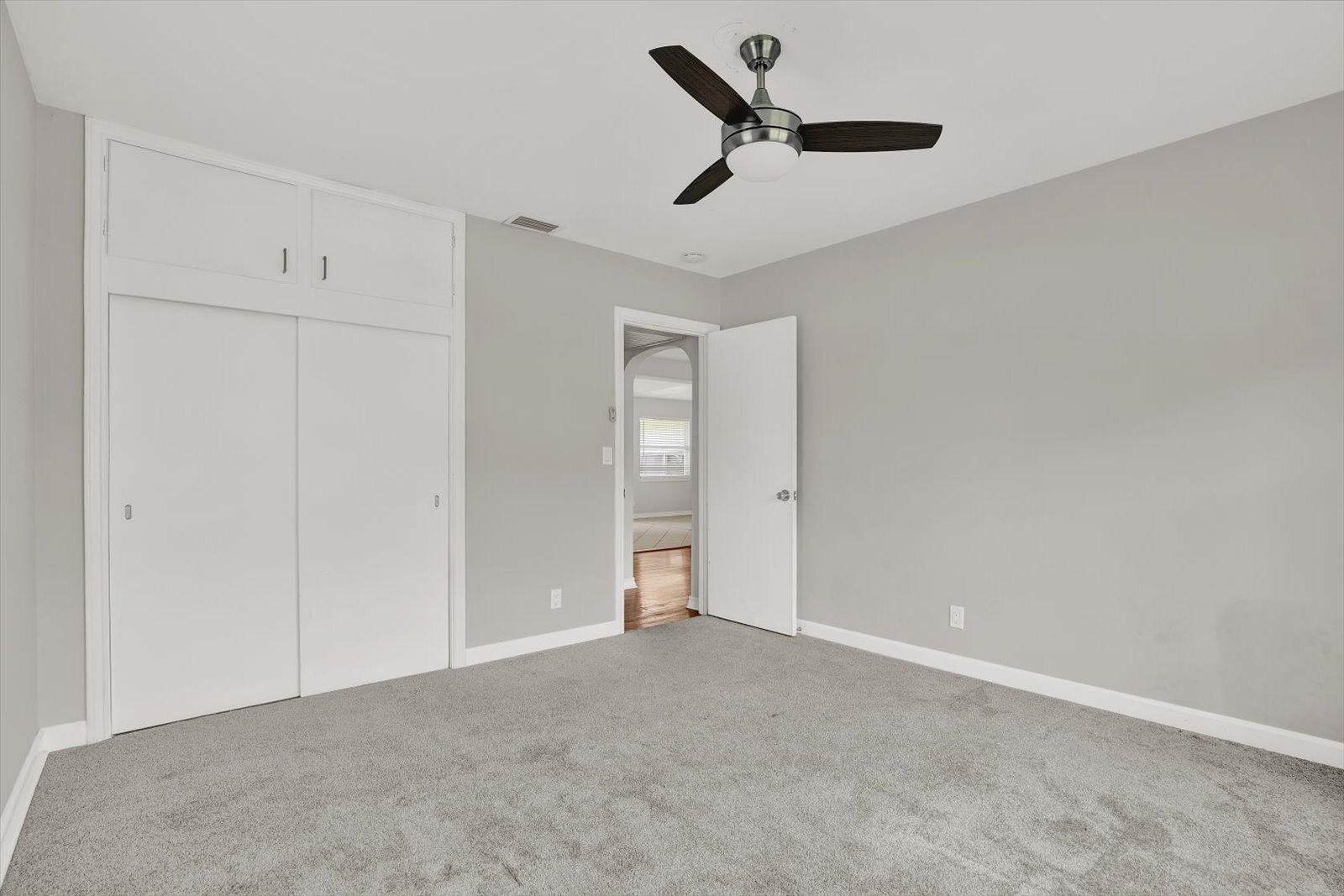 Building Photo - 10711 Seminole Dr N