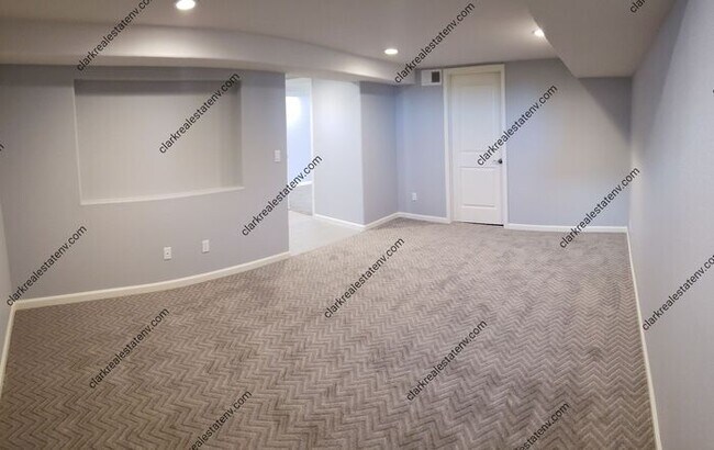 Building Photo - Old Southwest Reno home 3 Bed 2 Bath 1 car...