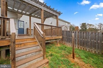 Building Photo - 105 Little River Dr