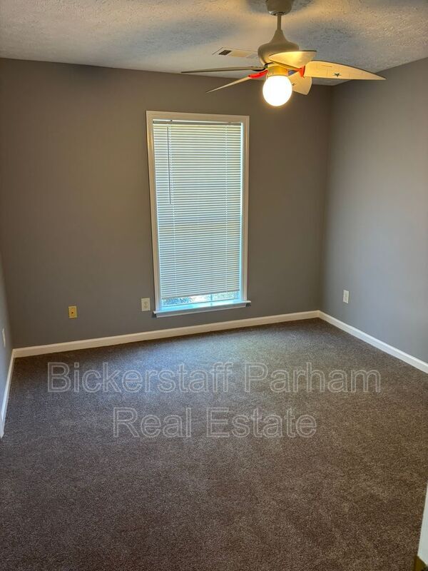 Building Photo - 1070 Watervalley Dr