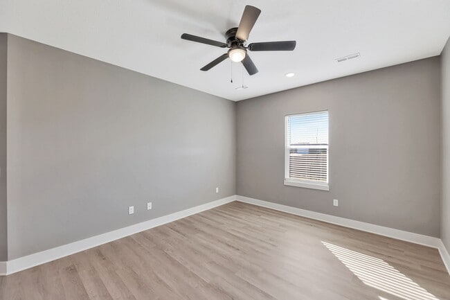Building Photo - 4579 S Doris Ct