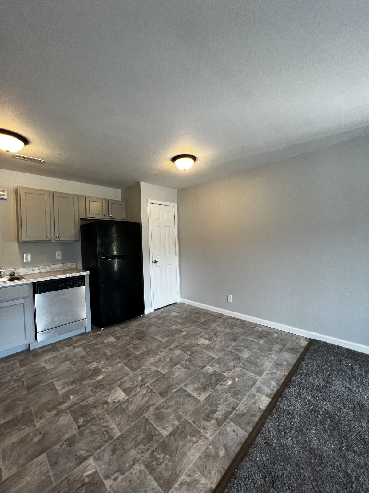 Building Photo - 374 JACK MILLER BLVD UNIT G - 2 Bd-1 BA Within 3 Miles to FT. Campbell's Main Gate!!!