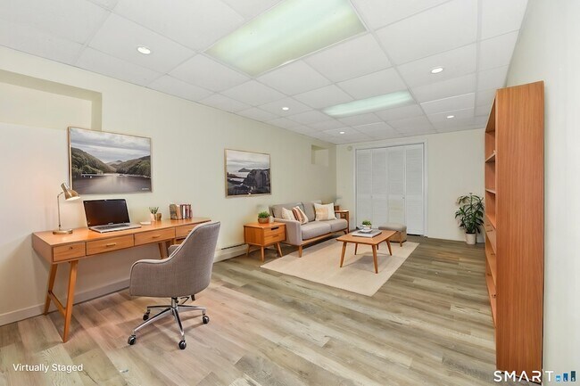 Building Photo - 5 Moody Ave