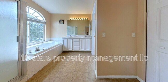 Building Photo - 1647 Gray Bark Dr