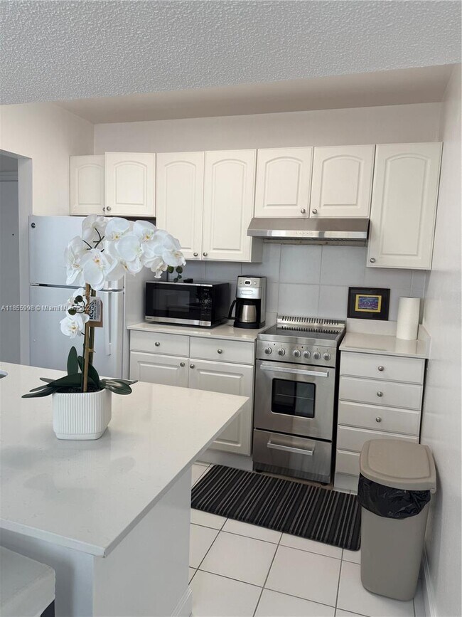 Building Photo - 1390 Ocean Dr