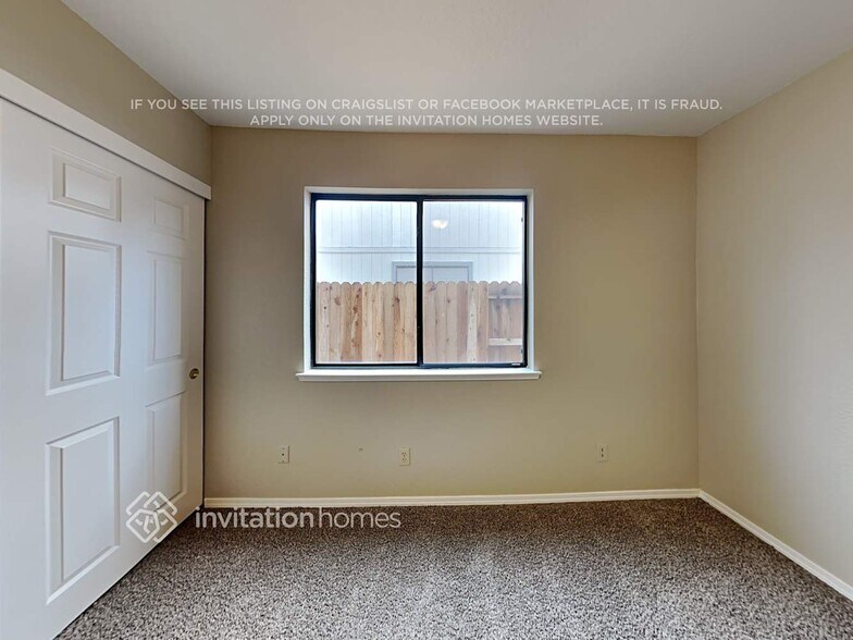 Building Photo - 8821 Somershire Way