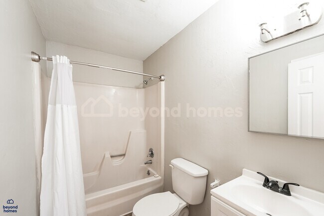 Building Photo - Charming 4-Bedroom, 2-Bath Home in Adamsville, AL – Now Available!