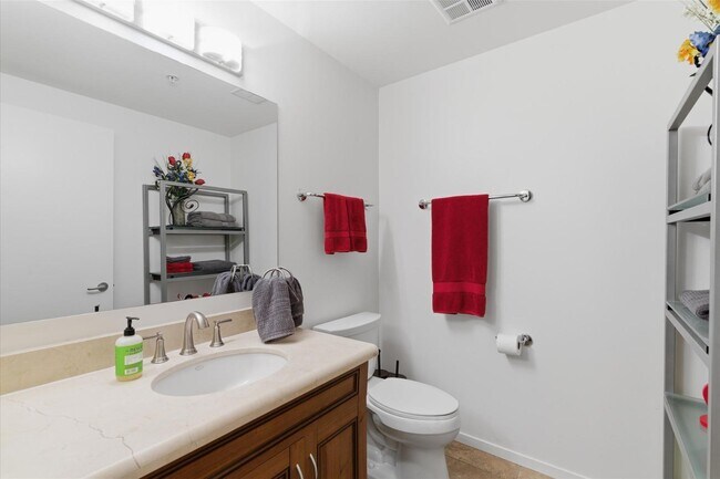 Building Photo - 7137 E Rancho Vista Dr
