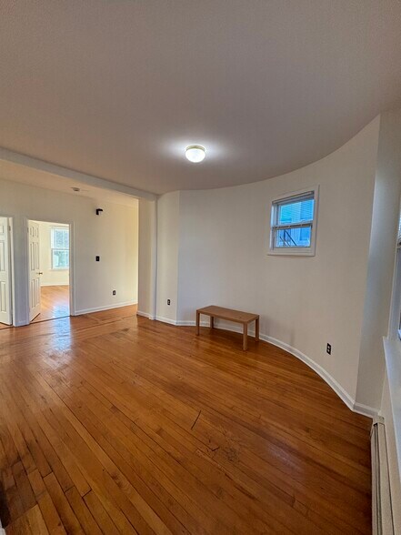Building Photo - 1371 Commonwealth Ave