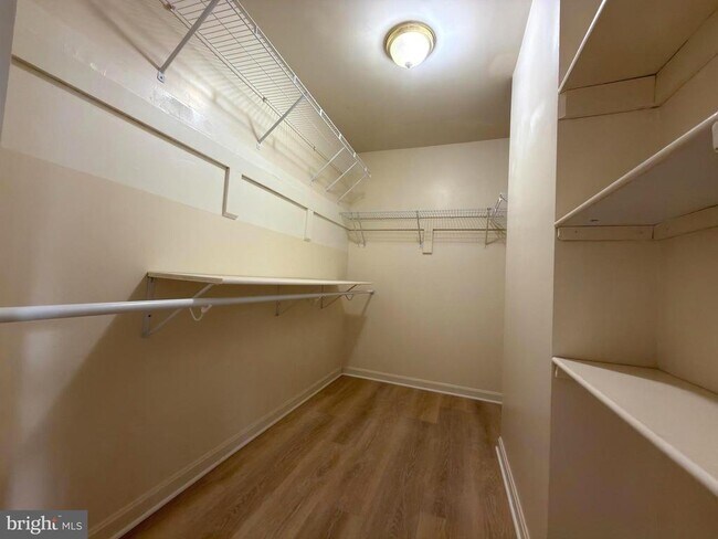 Building Photo - 7684 Green Garland Dr