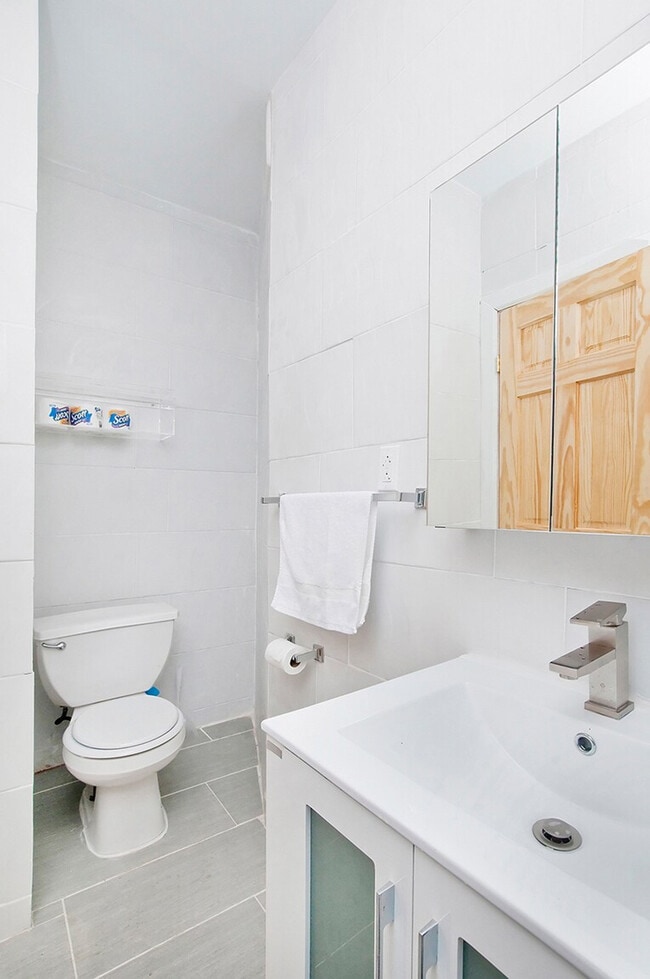 Building Photo - 2370 1st Ave