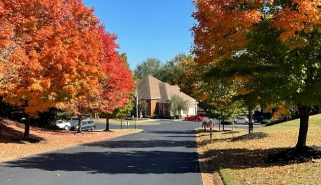 Building Photo - Wexford Condominiums - 3BR/2BA - $1550/Mo