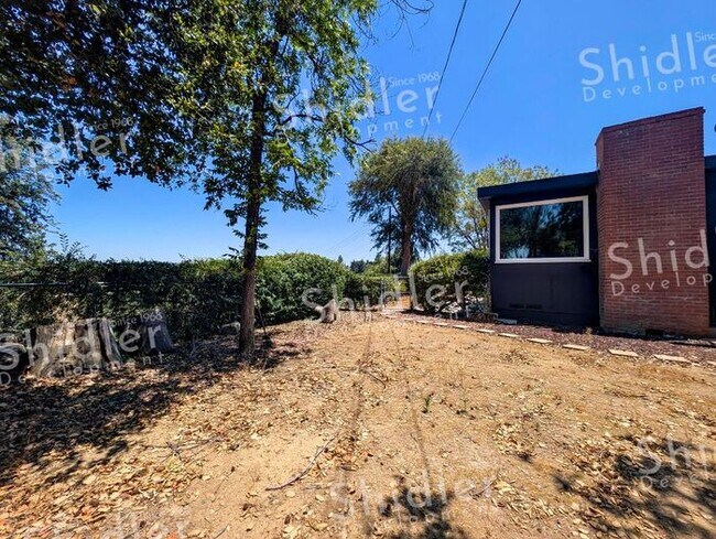 Building Photo - The Bridge House - 2 Bed 1 Bath with Uncompromising Views
