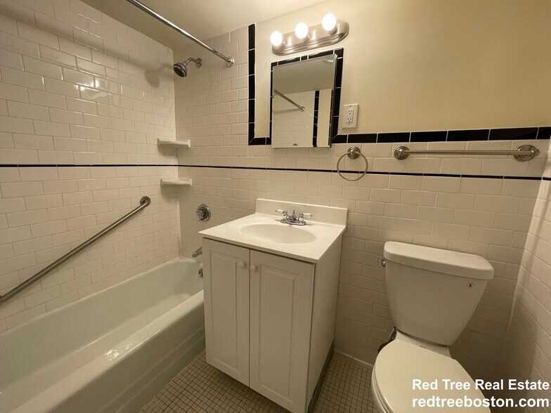 Building Photo - 101 Monmouth St