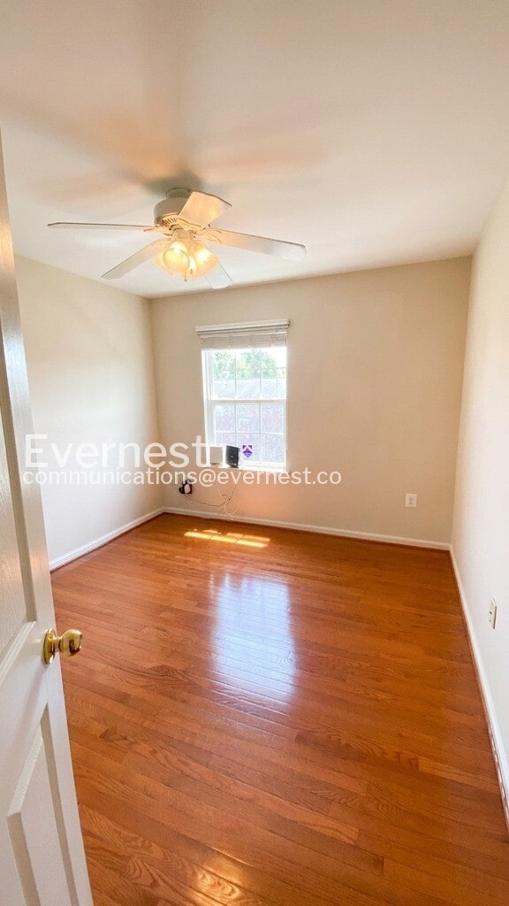 Building Photo - 1302 Wilcox Ave