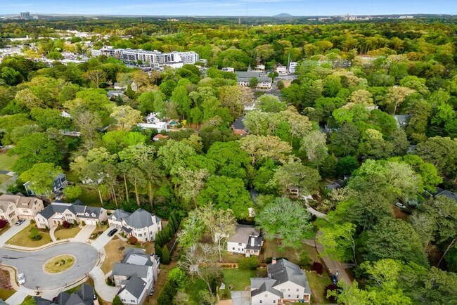 Building Photo - 782 Piedmont Way NE