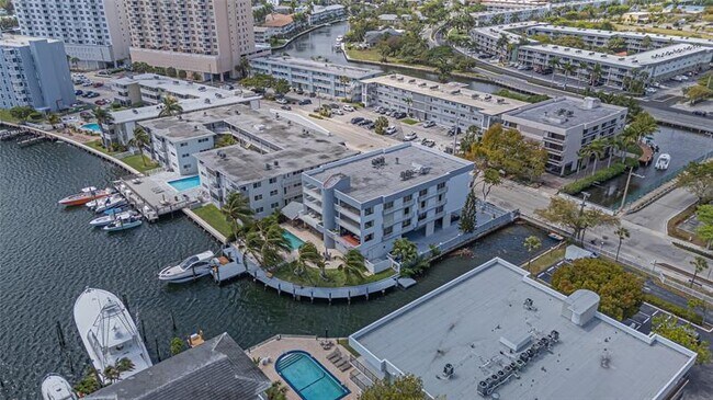 Building Photo - 468 Golden Isles Dr