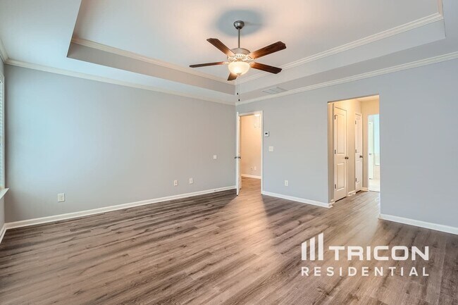 Building Photo - 280 S Village Square