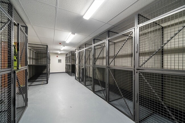 Building Photo - 10 Franklin Ave