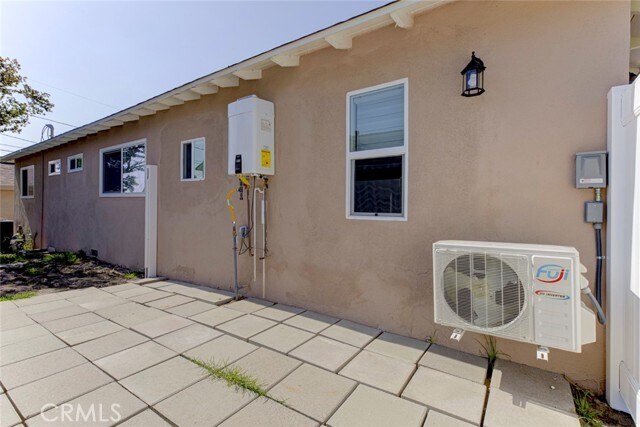 Building Photo - 10933 Nassau Ave