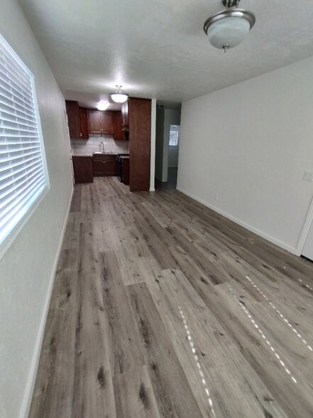 Building Photo - 137 S Ash Ave