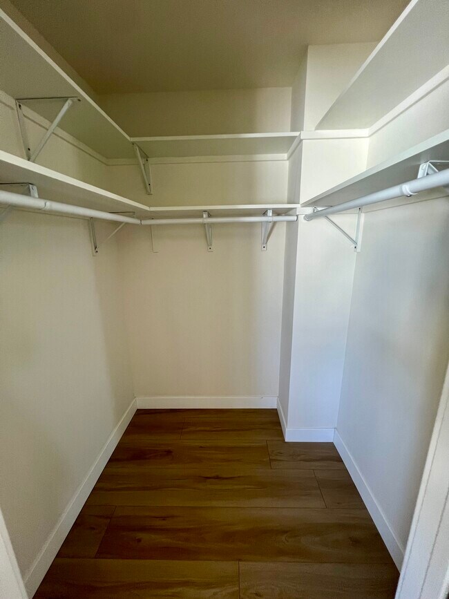 Building Photo - 7622 Arcola Ave