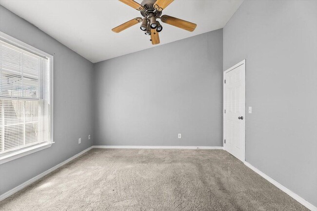 Building Photo - 7464 Autumn Trace Blvd