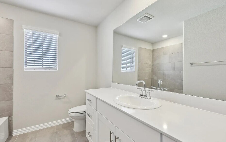 Building Photo - 510 Blanton St