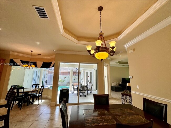 Building Photo - 1740 Ludlow Rd