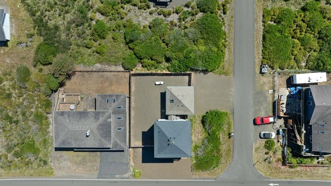 Building Photo - 1140 Ocean Shores Blvd SW