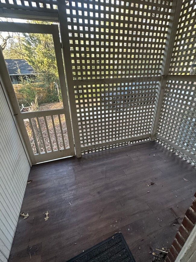 Building Photo - 3231-3233 Duncan St