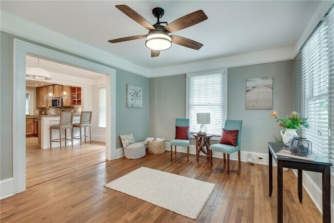 Building Photo - 953 Gilbert St SE