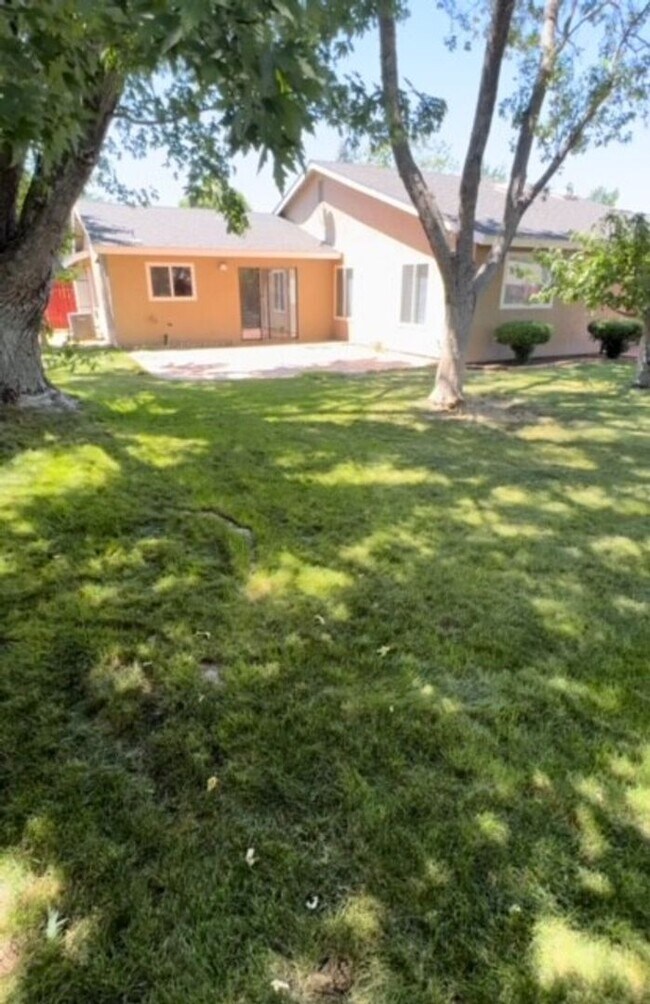 Building Photo - Coming Soon-Located in the Heart of Tehachapi!