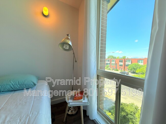 Building Photo - 251 S 700 E
