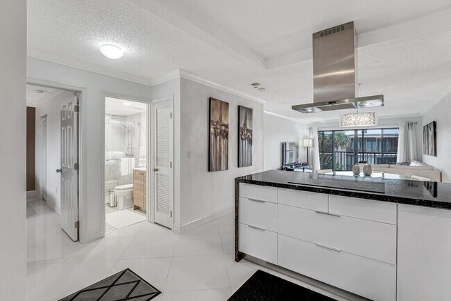 Building Photo - 3605 S Ocean Blvd