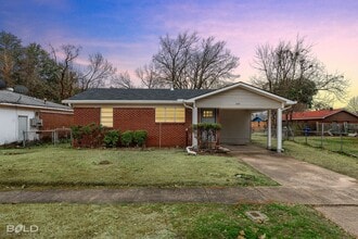 Building Photo - Check Out this 3 bed 2 bath in Shreveport