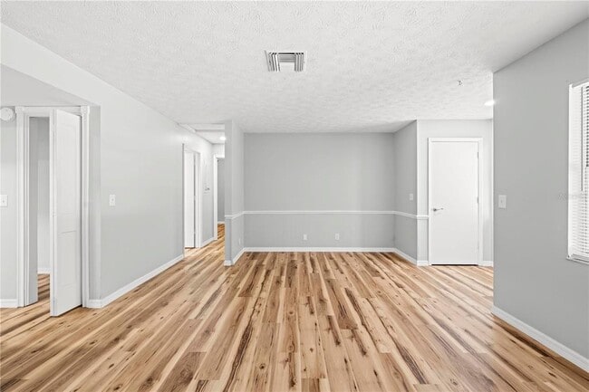 Building Photo - 2910 S Coleman Ave