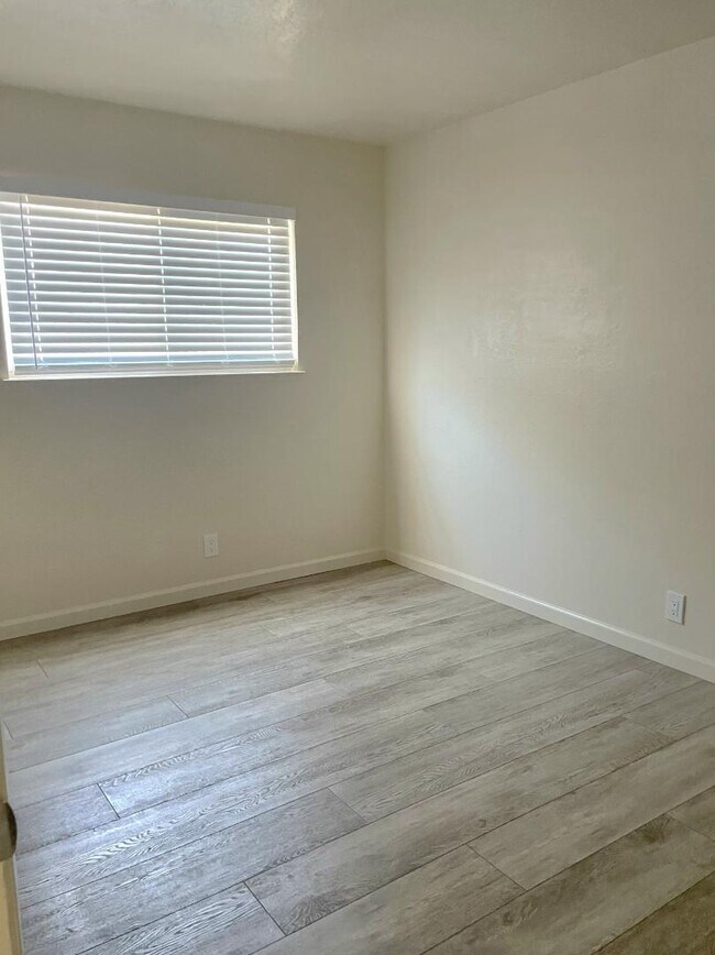 Building Photo - 820 Welburn Ave