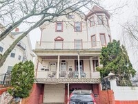 Building Photo - 53 Bancroft St