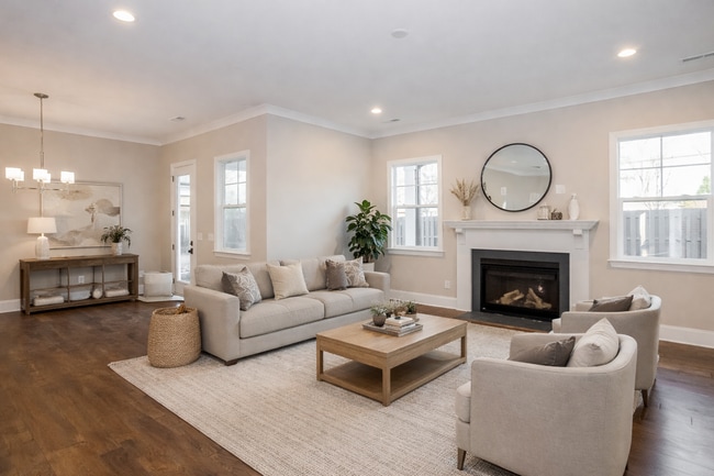 Building Photo - COMING SOON: 3BR/3BA w/ 2-Car Garage near Matthews Town Center