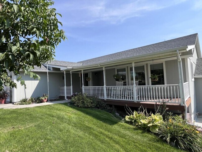 Building Photo - 22563 Hanley Dr