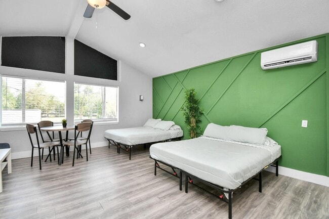 Building Photo - 5114 Grantwood St