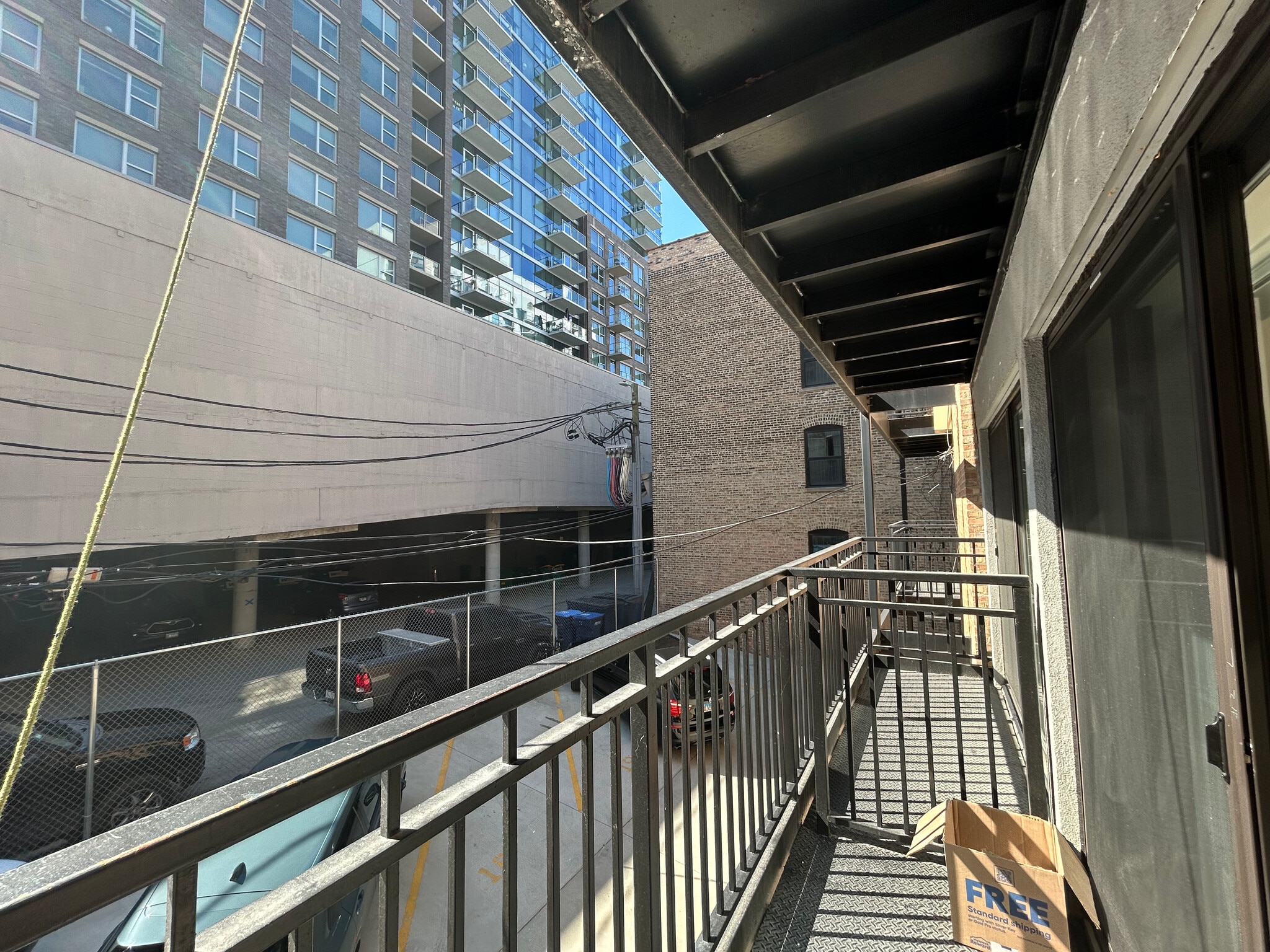 Building Photo - 1214 N La Salle Dr