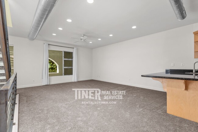 Building Photo - Industrial Loft in Fabulous Downtown Neigh...